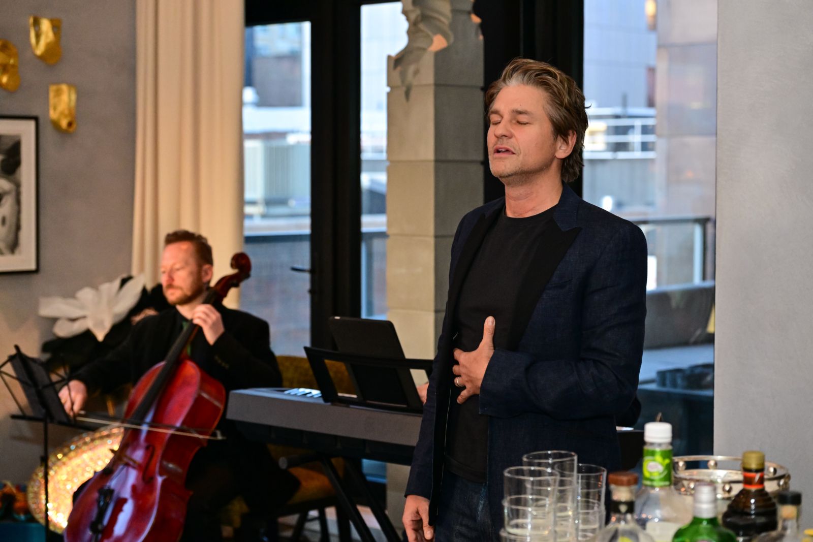 Photos: Alex Newell, Kate Baldwin, and More Perform at Mark MacKillop's Salon For Broadway Cares — photo 11 of 24