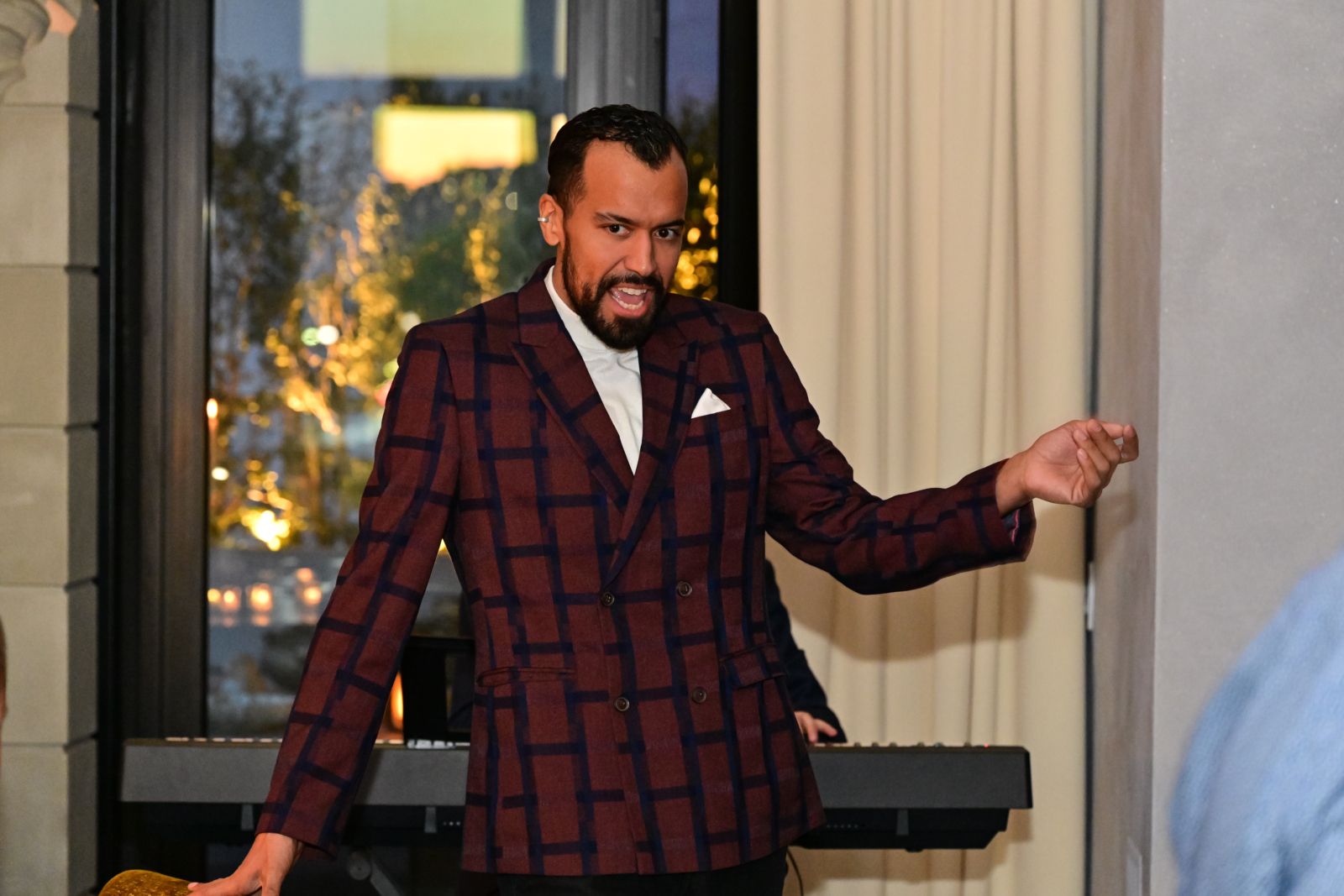 Photos: Alex Newell, Kate Baldwin, and More Perform at Mark MacKillop's Salon For Broadway Cares — photo 13 of 24