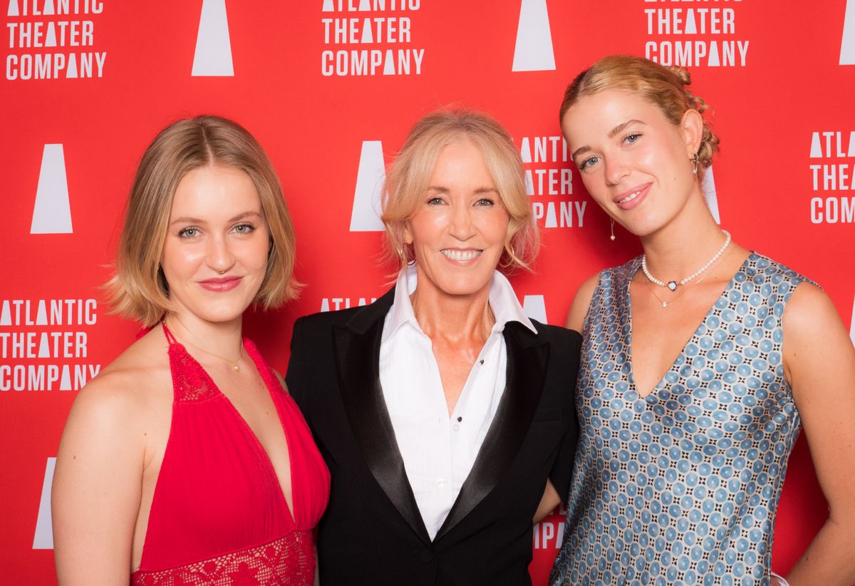  Felicity Huffman with her daughters Sophia Grace Macy (left) and Georgia Grace Macy (right) at 