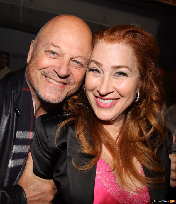 Michael Chiklis and Lisa Ann Walter Photo