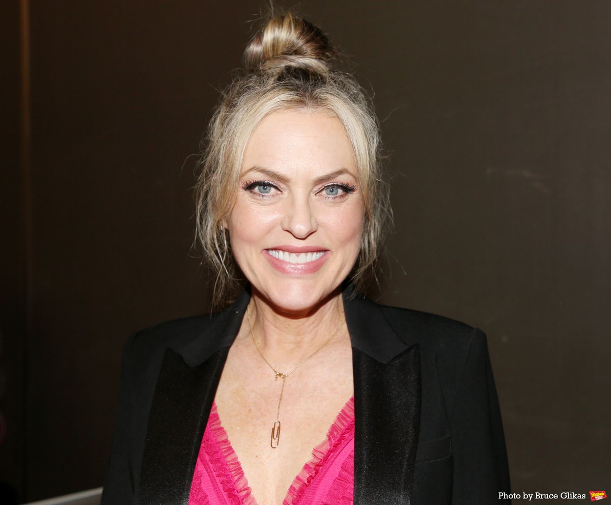 Elaine Hendrix  at 