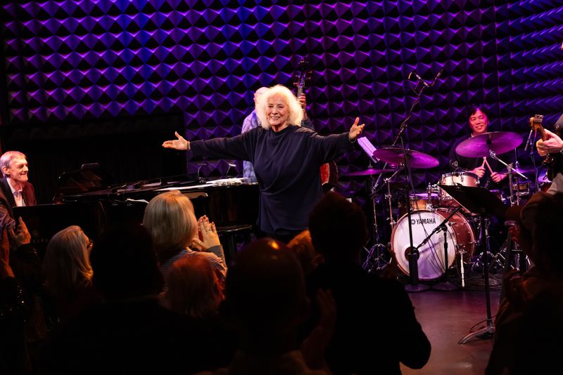 Review: Betty Buckley's RANDOM NOTES Cast a Spell at Joe's Pub Image