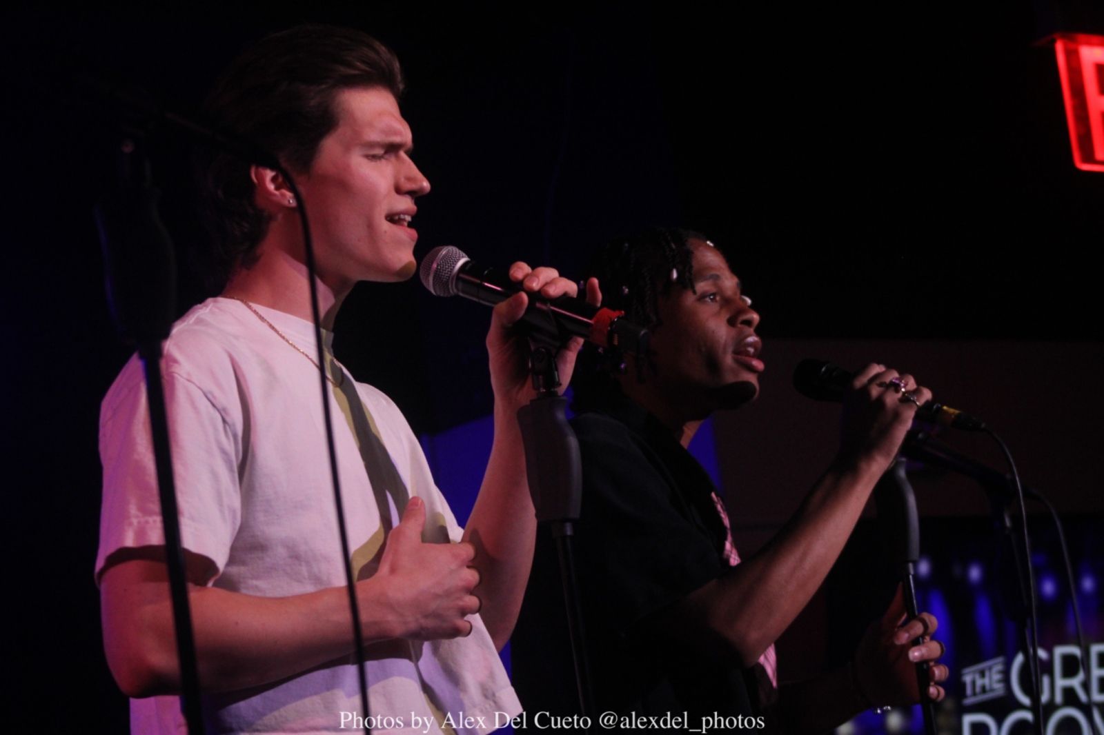 Review: YOURS TRULY, ARIANA GRANDE Ignites The Green Room 42 with Powerful Vocals  Image