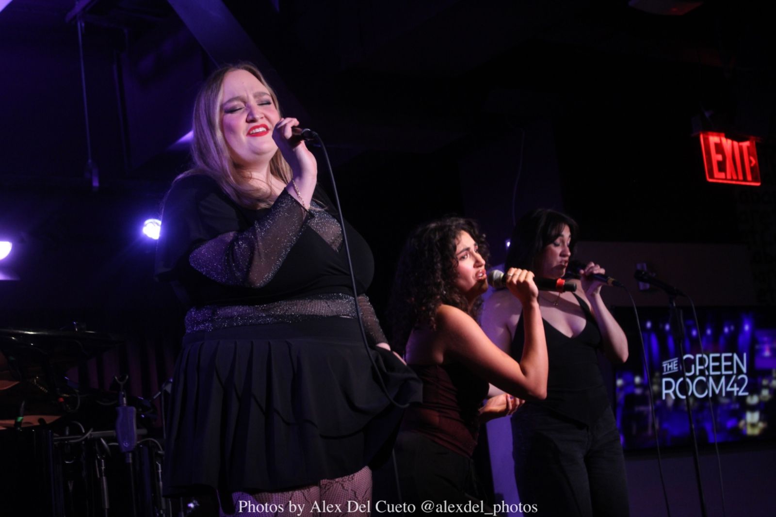 Review: YOURS TRULY, ARIANA GRANDE Ignites The Green Room 42 with Powerful Vocals  Image