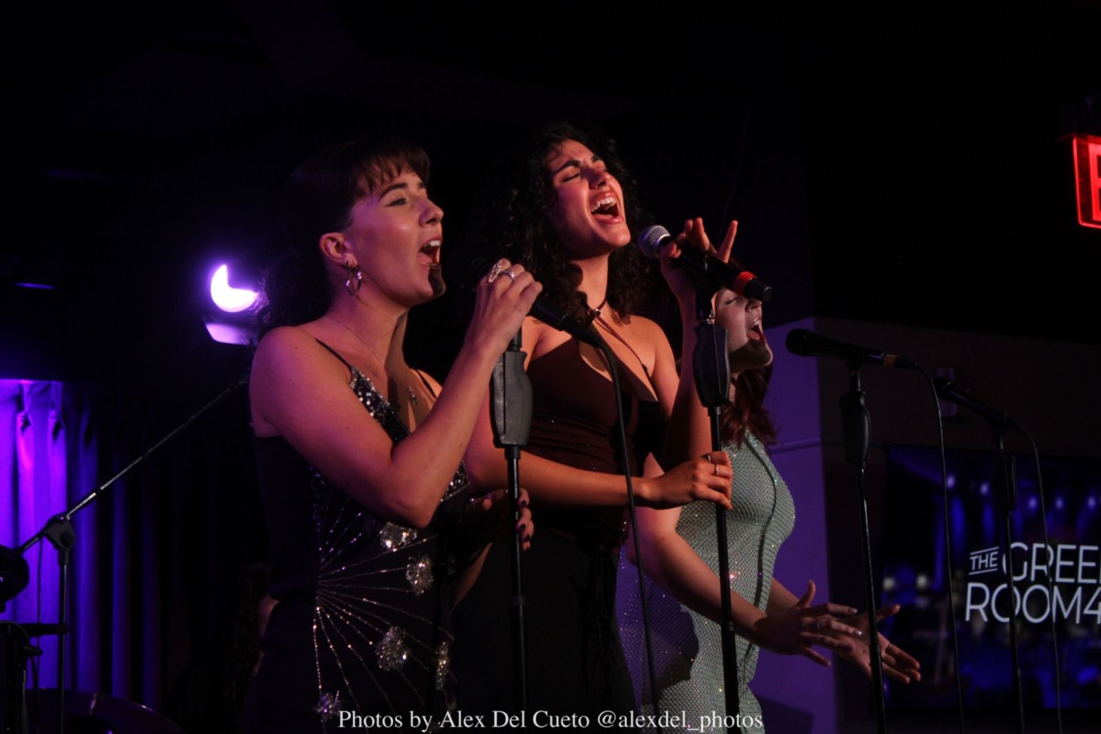 Review: YOURS TRULY, ARIANA GRANDE Ignites The Green Room 42 with Powerful Vocals  Image