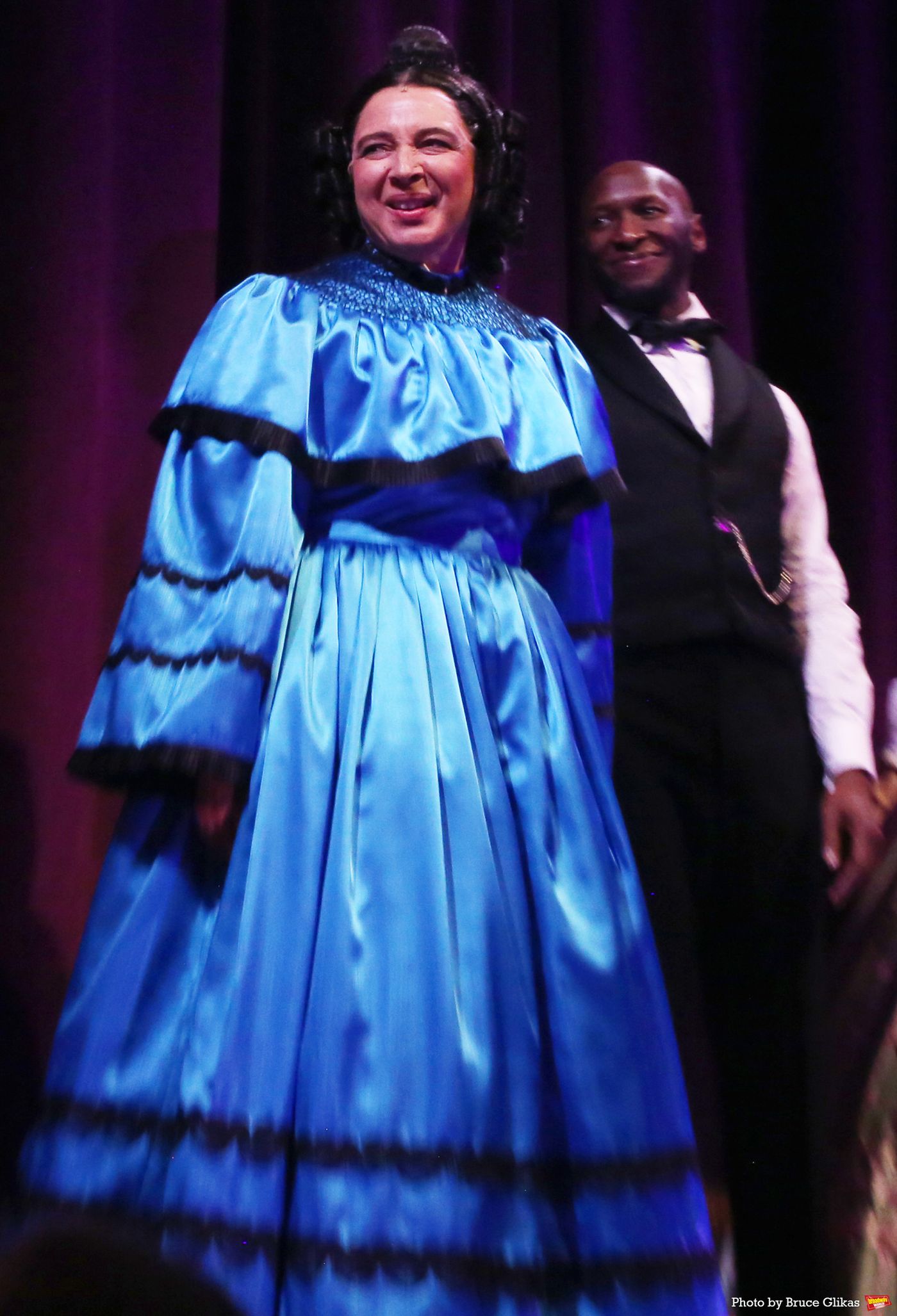 Photos: Maya Rudolph Takes First Bows in OH, MARY!  Image