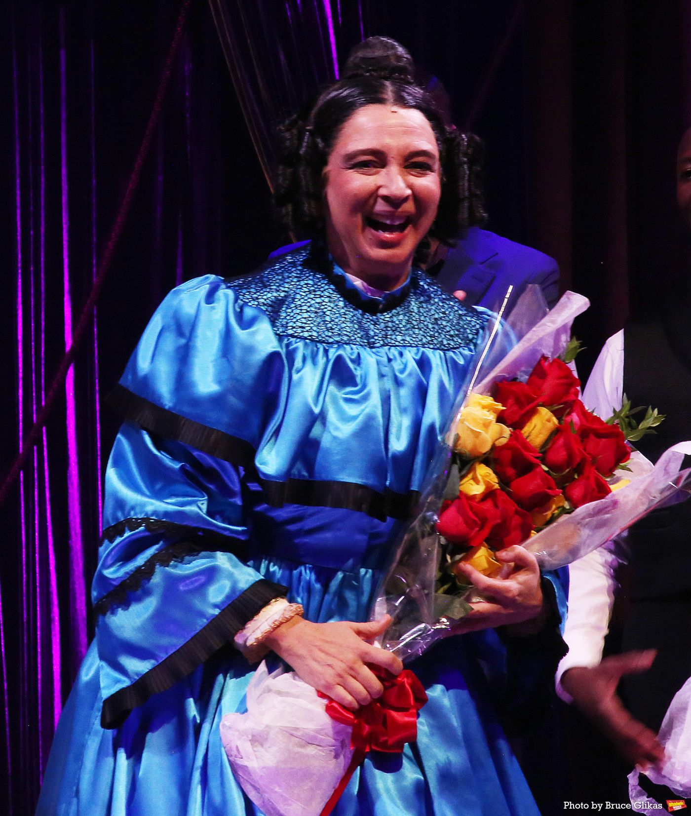 Photos: Maya Rudolph Takes First Bows in OH, MARY!  Image