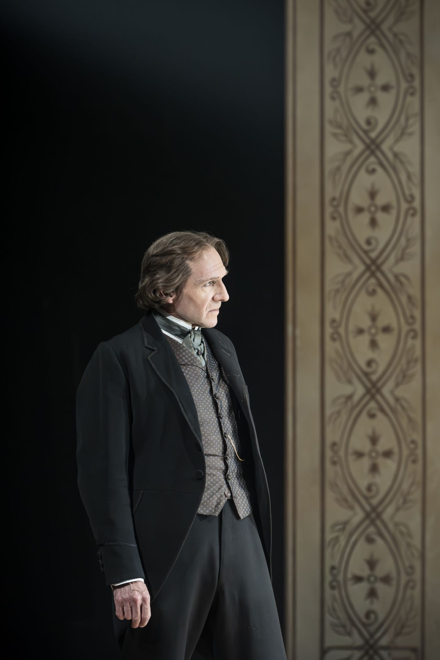 Photos: Ralph Fiennes and Miranda Raison in GRACE PERVADES at the Theatre Royal Haymarket  Image