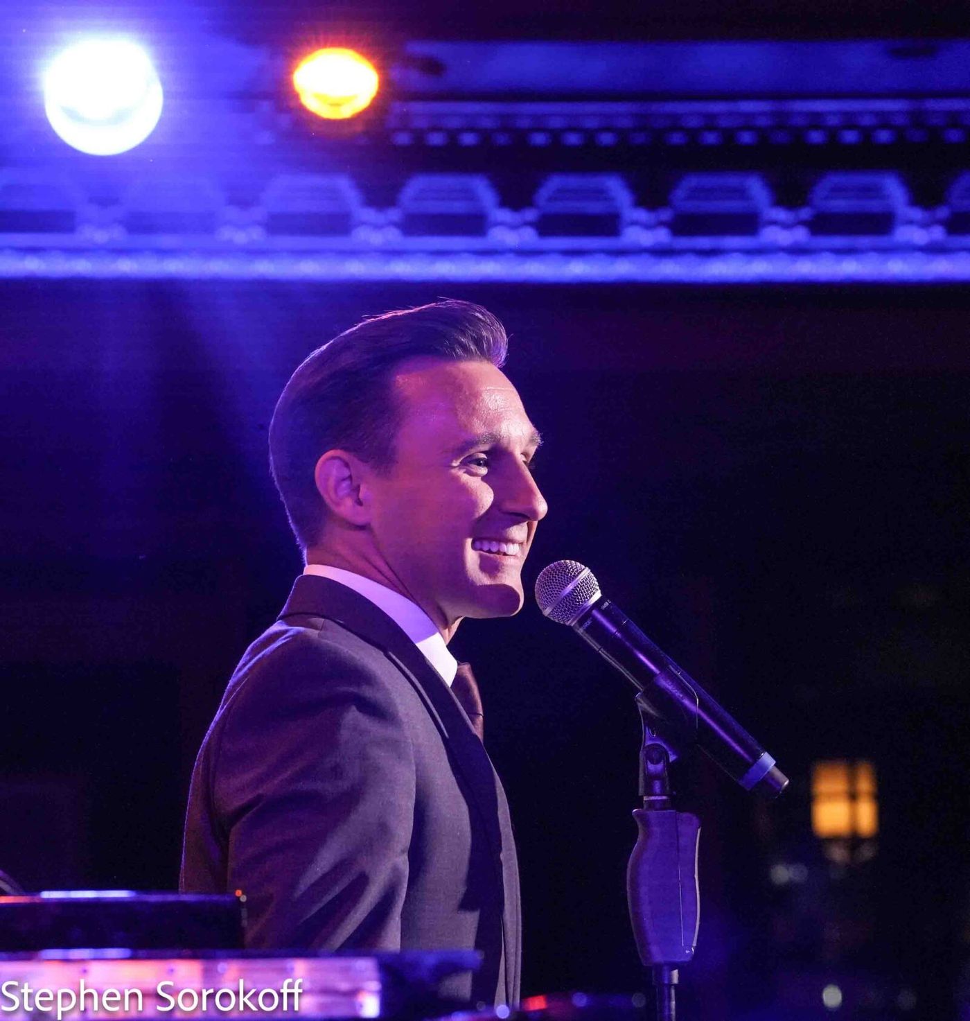 Review: Nicolas King Champions Mike Renzi in a Knockout Debut at 54 Below  Image