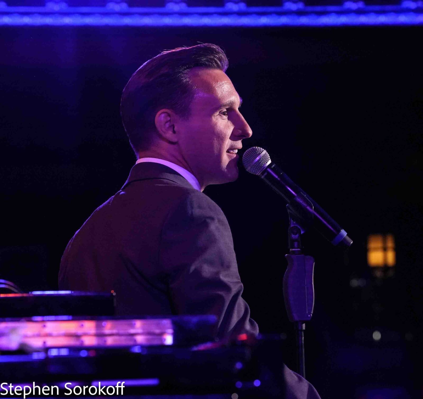 Review: Nicolas King Champions Mike Renzi in a Knockout Debut at 54 Below Image