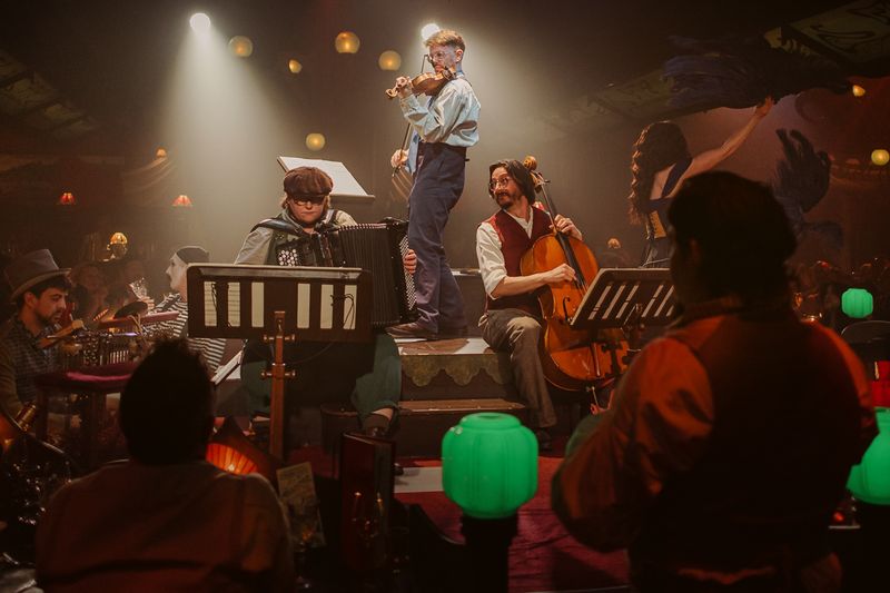 Review: CHAT NOIR, The Lost Estate Image