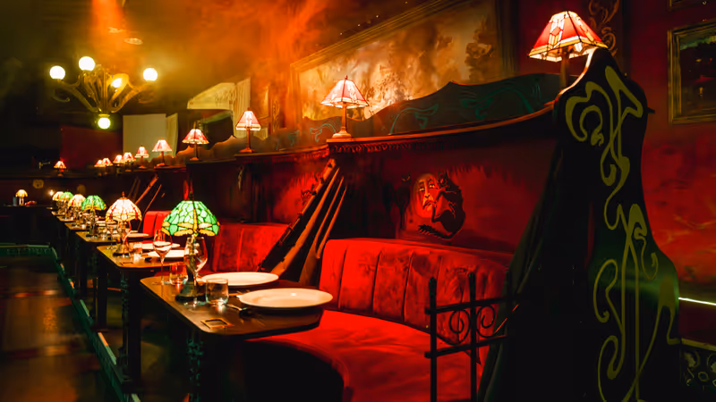 Review: CHAT NOIR, The Lost Estate Image