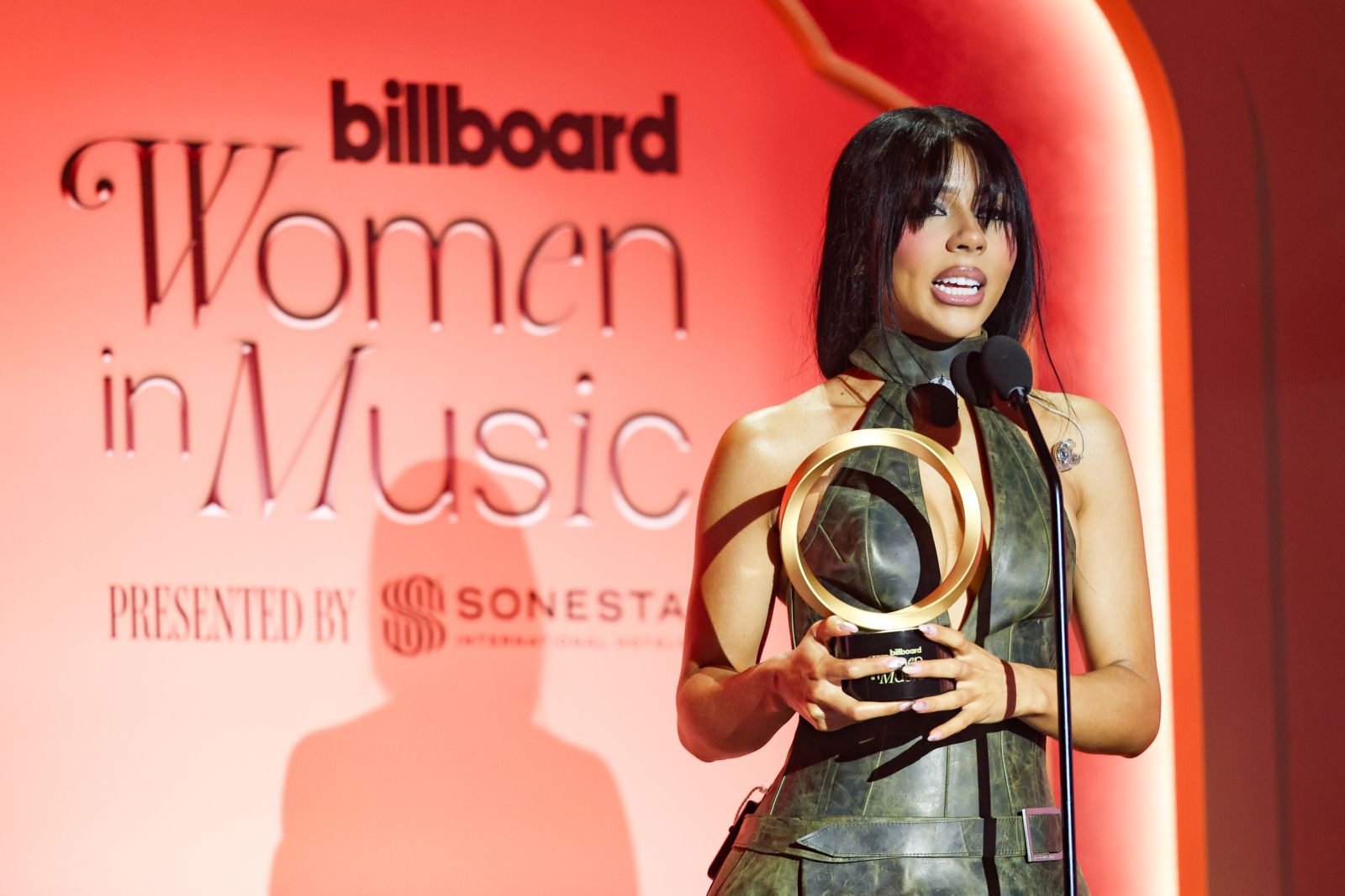 Photos: KPOP DEMON HUNTERS Stars, Laufey & More at Billboard Women In Music 2026 — photo 25 of 37