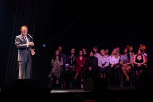 Brian Stokes Mitchell Photo