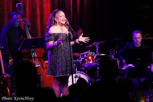 Photos: Natalie Douglas Celebrates Linda Ronstadt At Birdland — photo 12 of 15