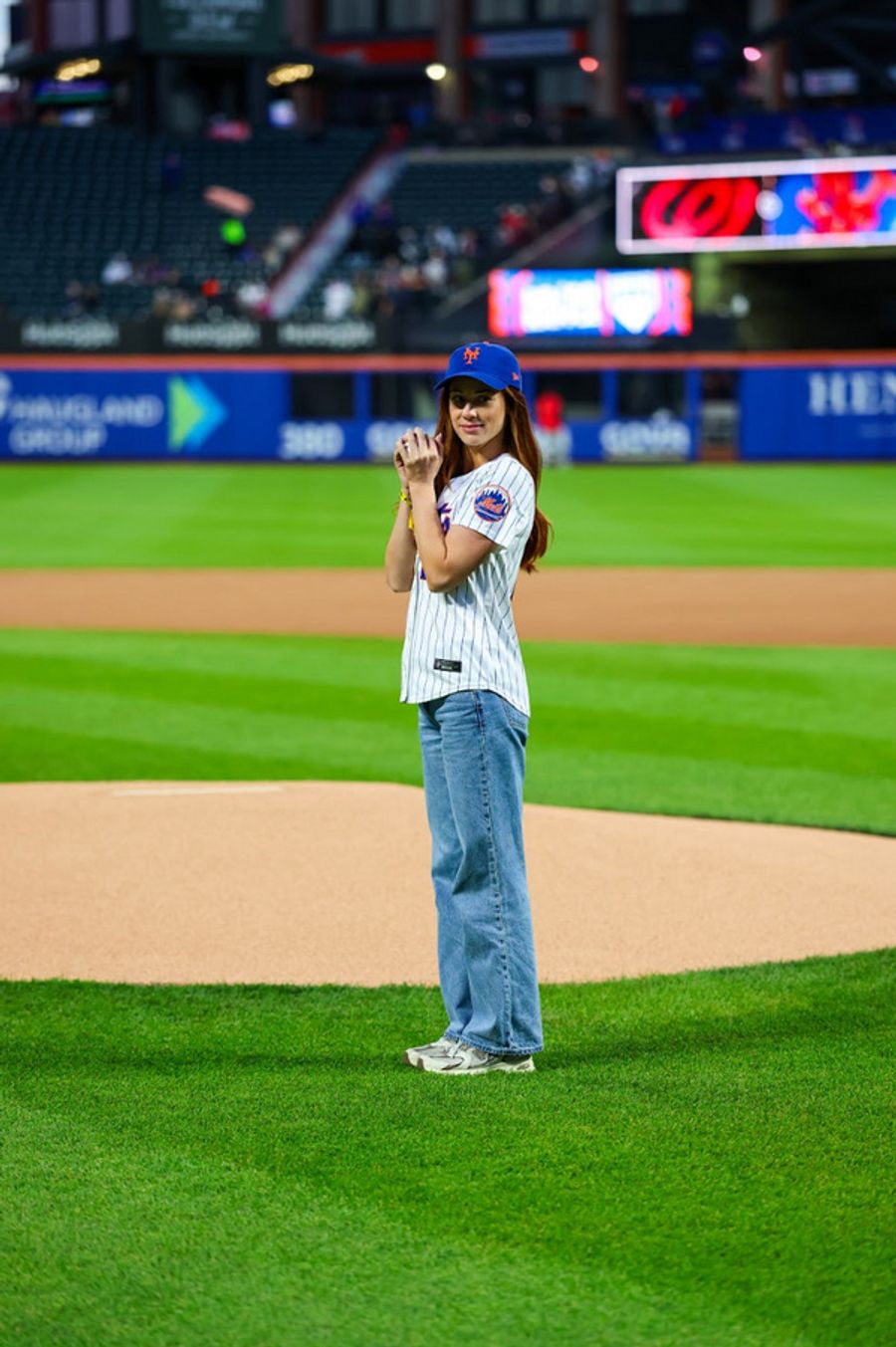 Photos: Whitney Leavitt Throws First Pitch at Citi Field to Mark Record-Breaking CHICAGO Run Image