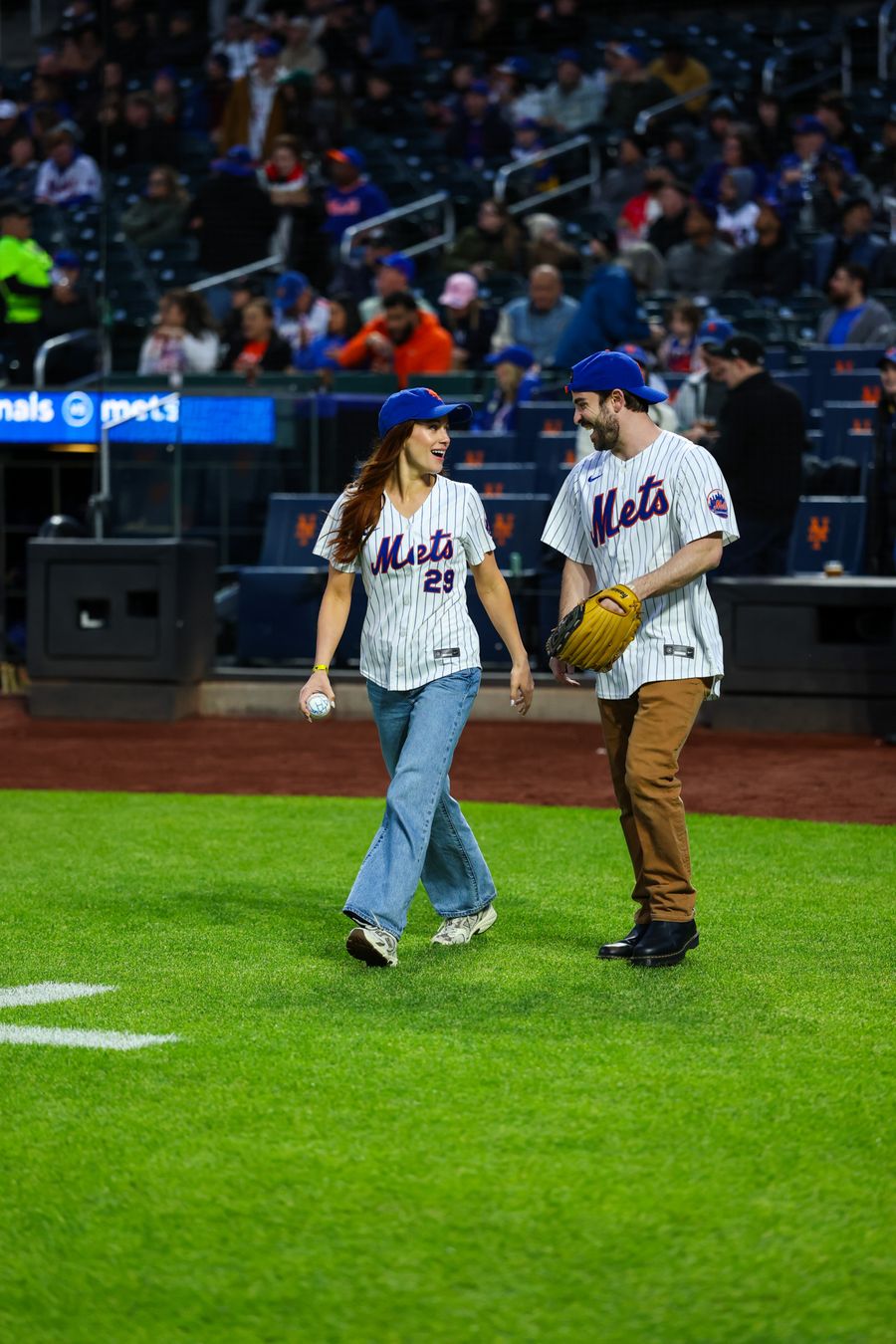 Photos: Whitney Leavitt Throws First Pitch at Citi Field to Mark Record-Breaking CHICAGO Run Image