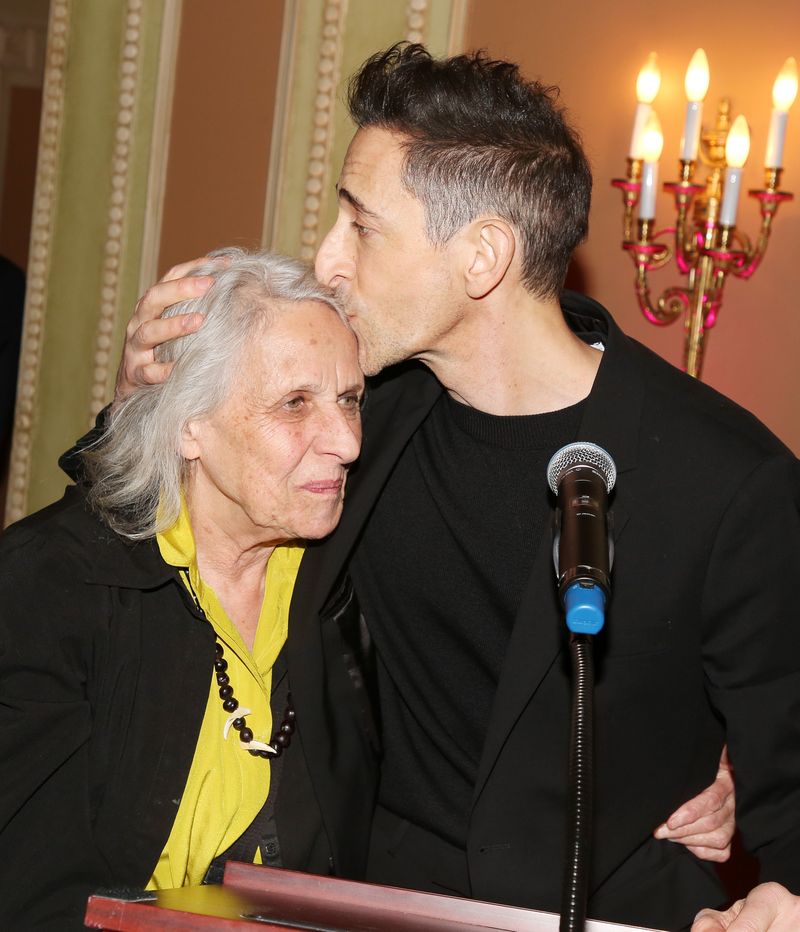 Photos: THE FEAR OF 13's Adrien Brody Receives Sardi's Portrait — photo 16 of 40