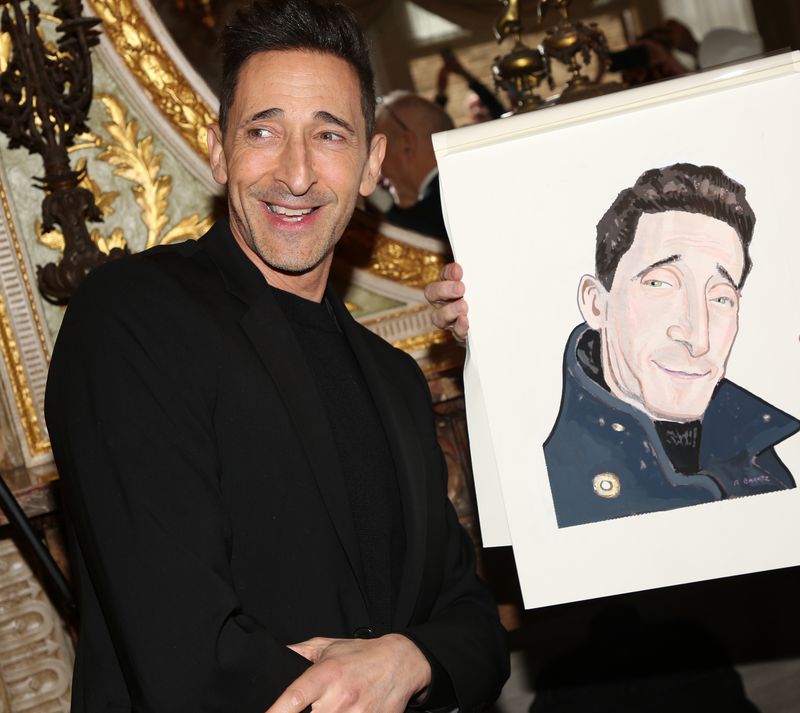 Photos: THE FEAR OF 13's Adrien Brody Receives Sardi's Portrait — photo 19 of 40