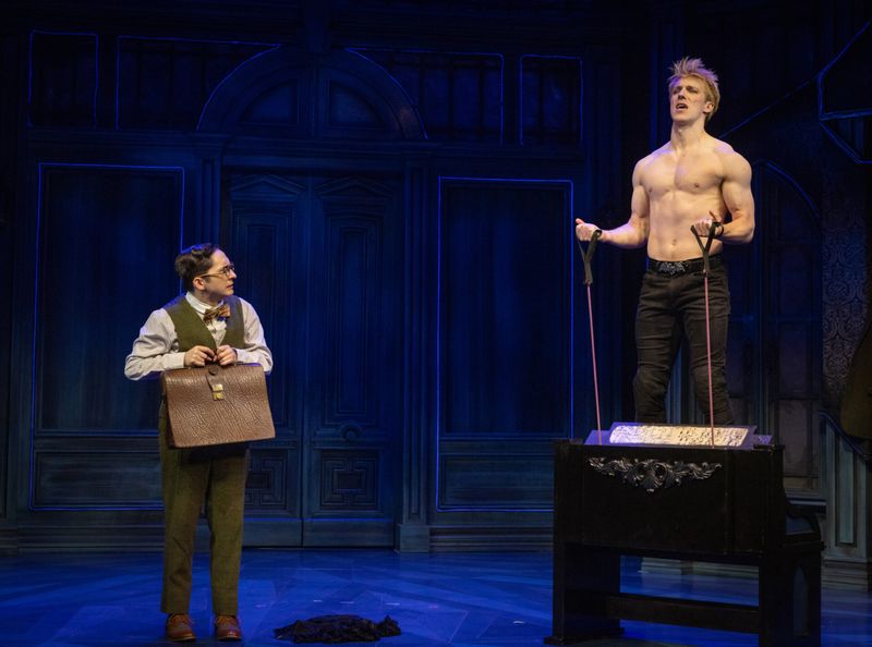 Review: DRACULA: A COMEDY OF TERRORS at Arizona Theatre Company Image