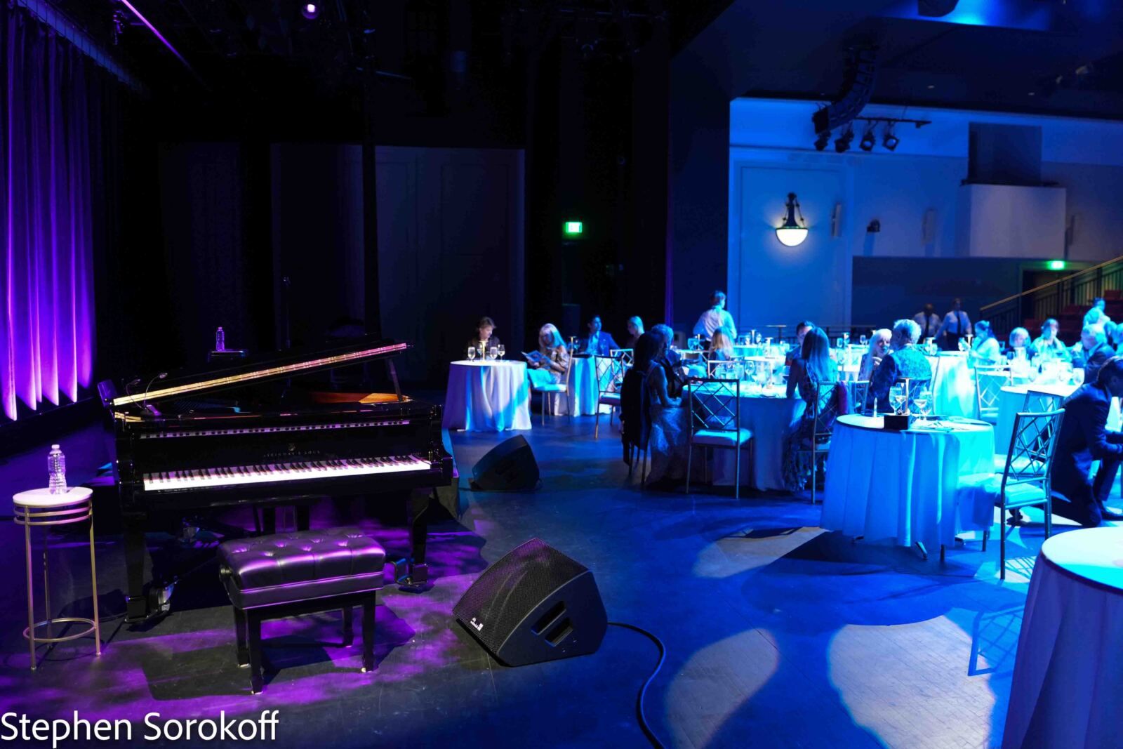 Review: Glazer Hall Welcomes Linda Purl Image