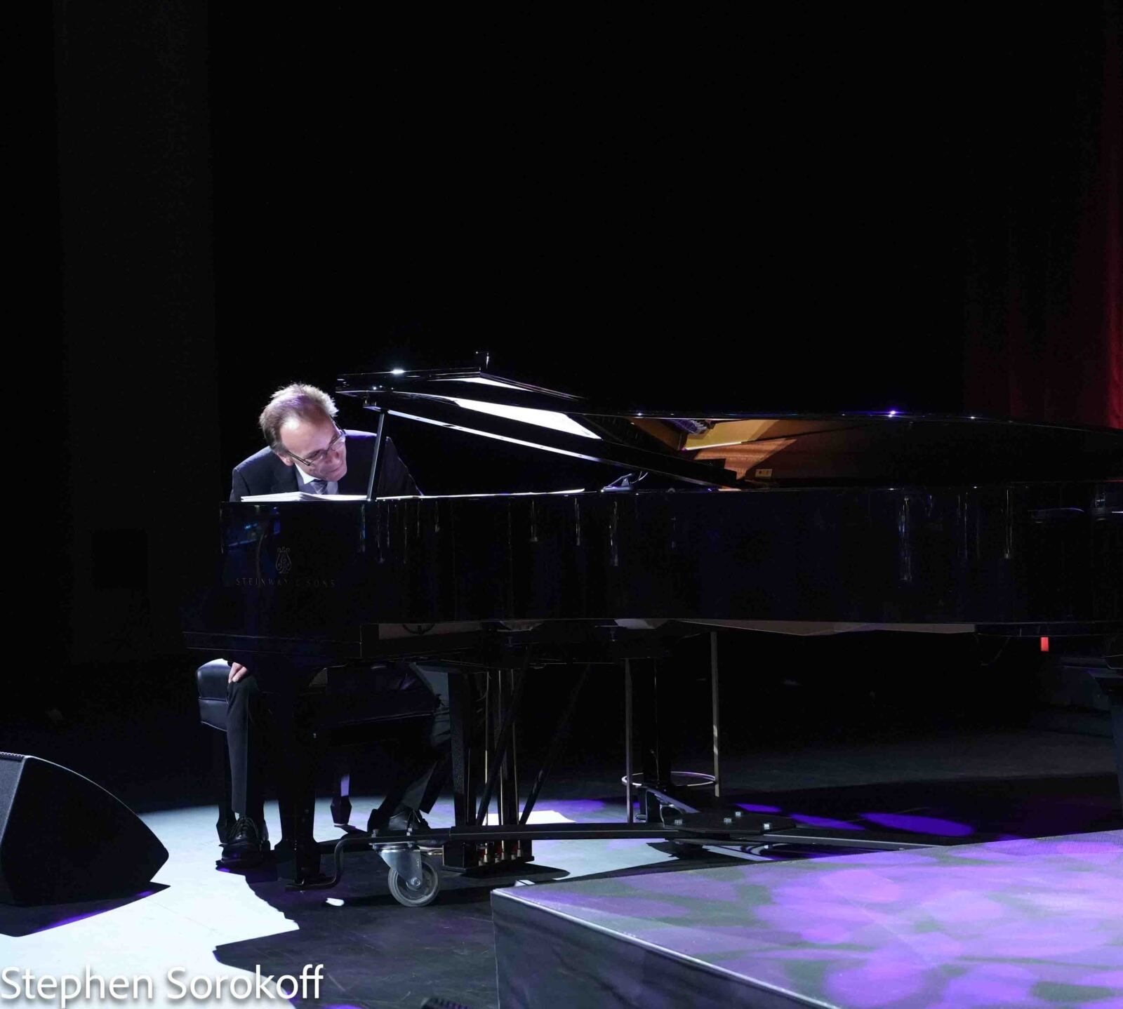 Review: Glazer Hall Welcomes Linda Purl Image