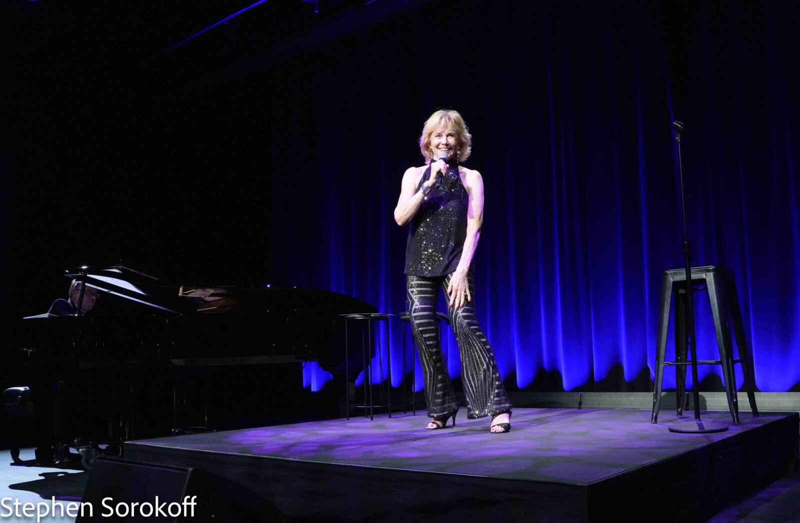 Review: Glazer Hall Welcomes Linda Purl Image