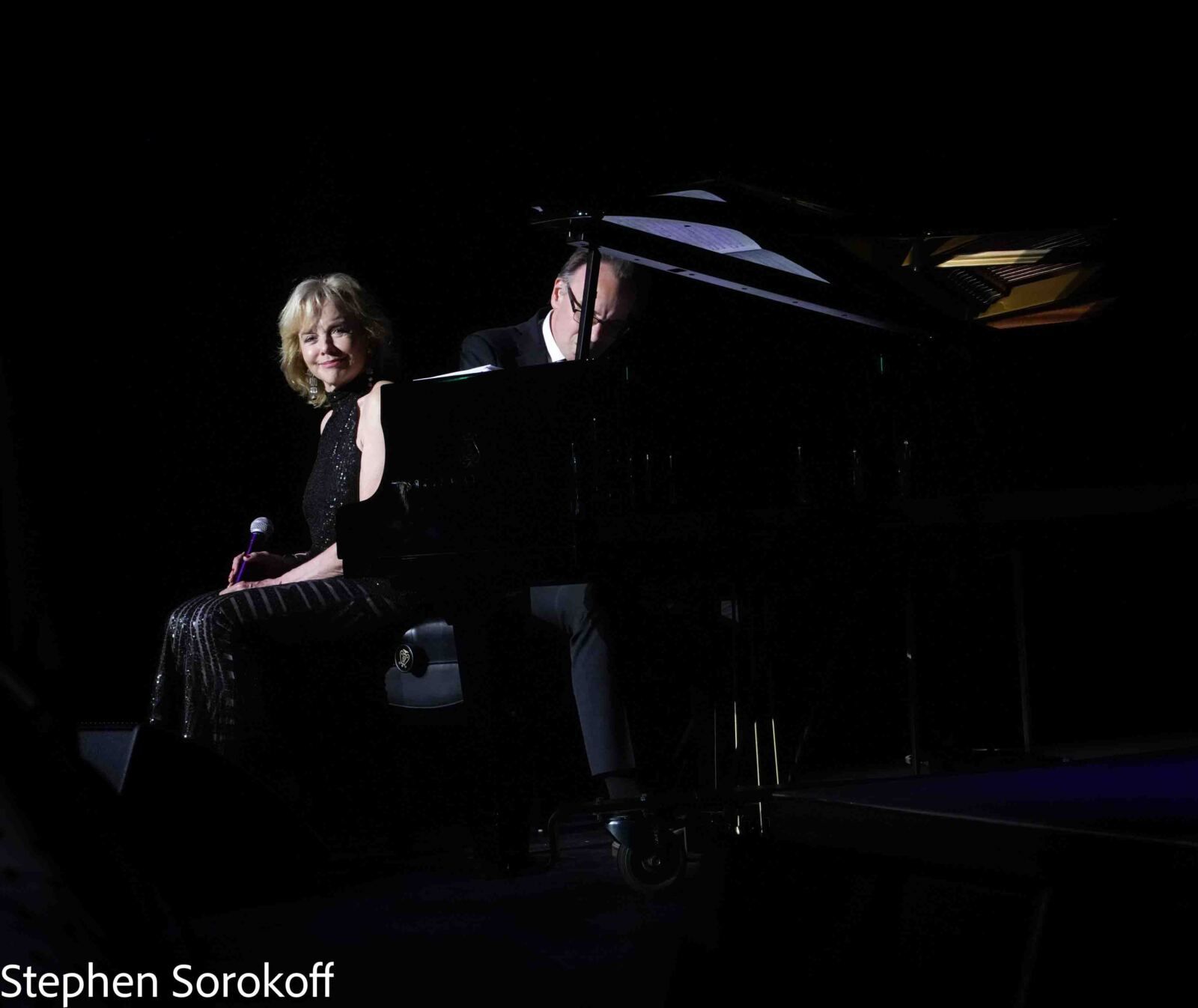 Review: Glazer Hall Welcomes Linda Purl Image
