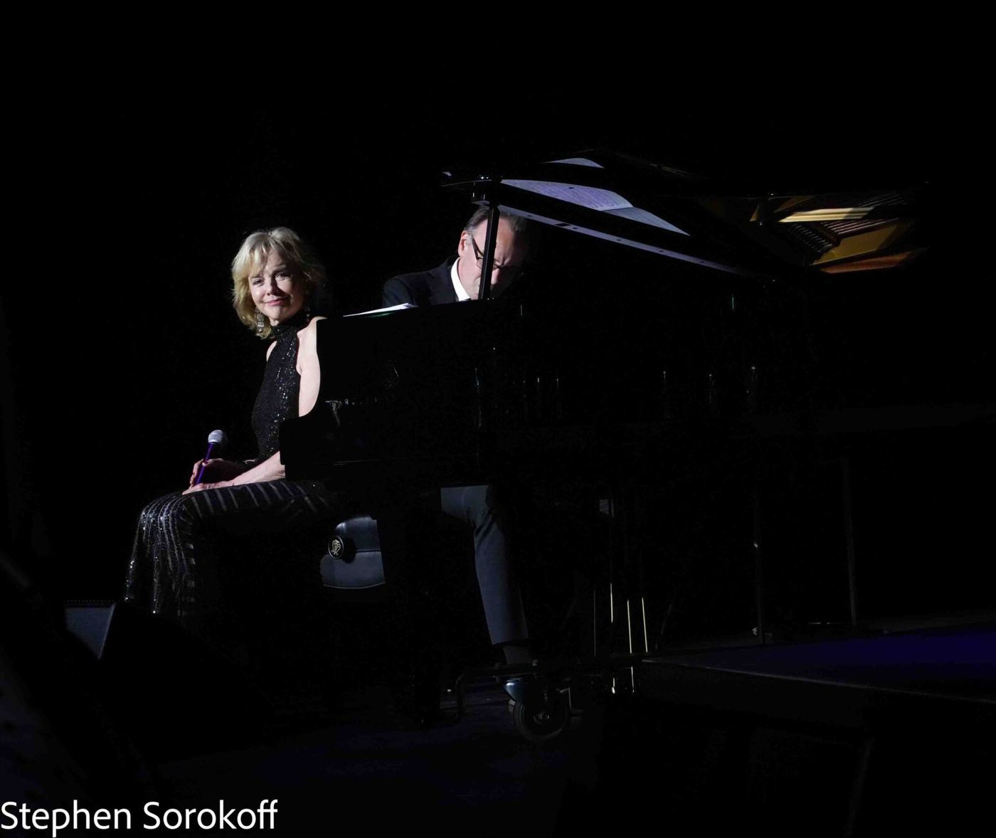Review: Glazer Hall Welcomes Linda Purl  Image