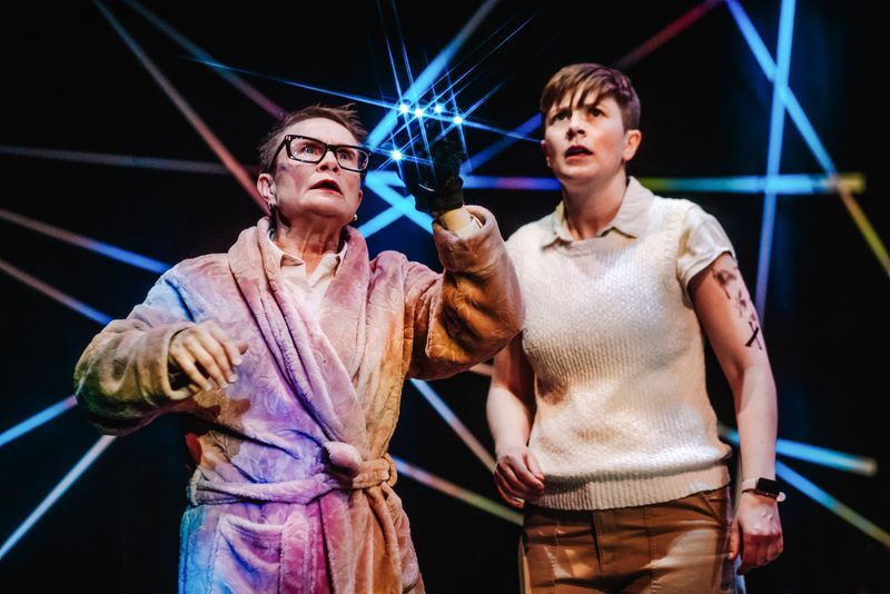 Review: Verb Theatre’s THE STARLING EFFECT exposes the science of self-preservation Image