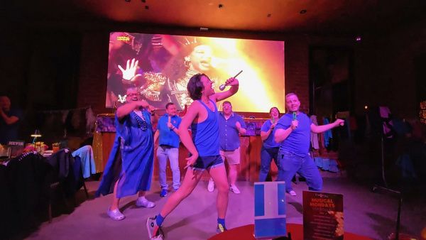 Photos: MUSICAL MONDAYS LA Marks 17th Anniversary in West Hollywood — photo 4 of 10