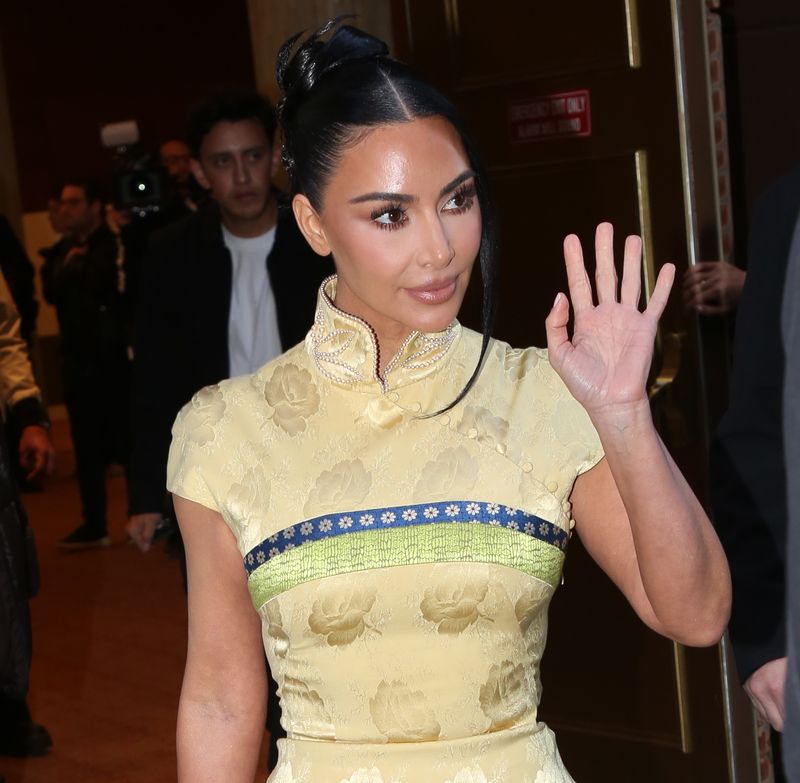 Photos: Kim Kardashian Visits THE FEAR OF 13 on Broadway — photo 1 of 10