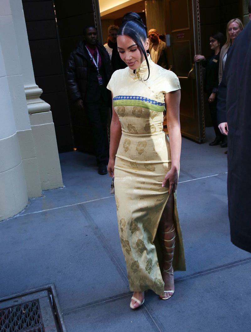 Photos: Kim Kardashian Visits THE FEAR OF 13 on Broadway — photo 5 of 10