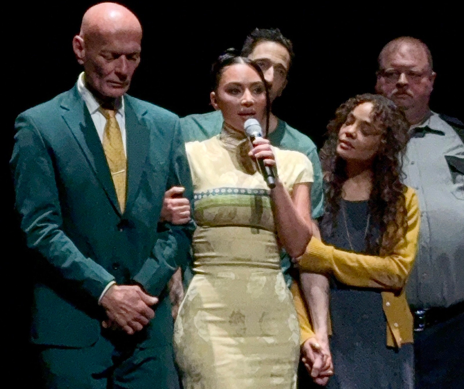 Photos: Kim Kardashian Visits THE FEAR OF 13 on Broadway — photo 10 of 10