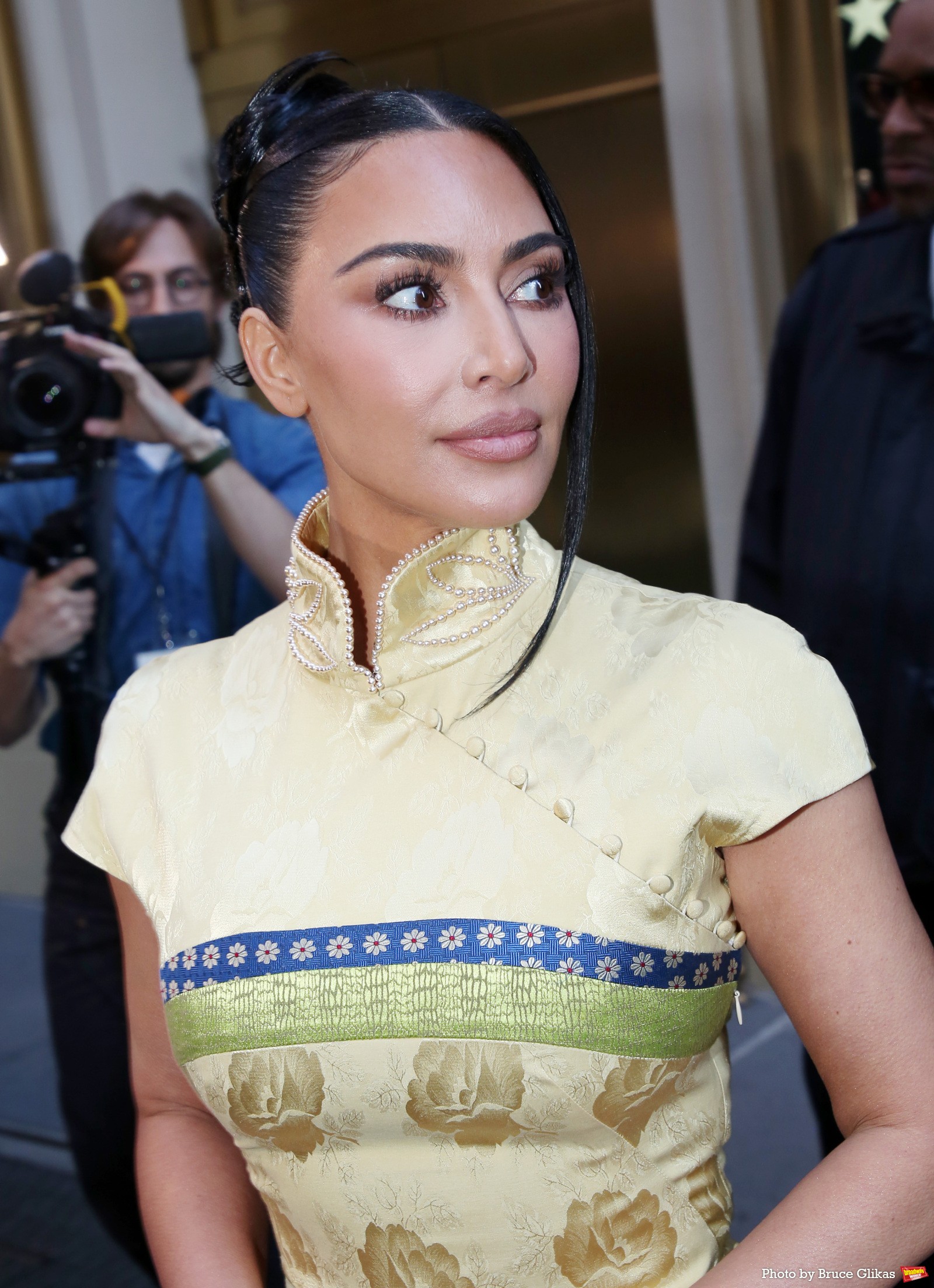 Photos: Kim Kardashian Visits THE FEAR OF 13 on Broadway — photo 7 of 10