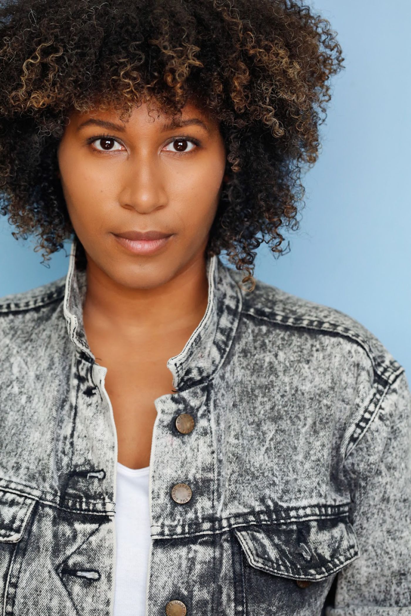 Interview: Director Celia Mandela Rivera of NOËL COWARD’S FALLEN ANGELS  Image