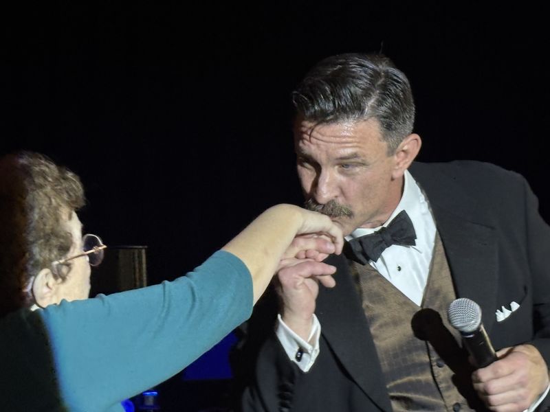 Feature: CALIFORNIA CABARET performs at Sun City Image