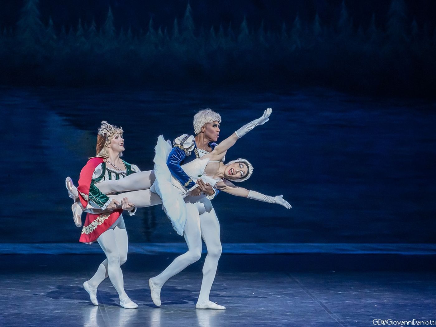 Review: LES BALLETS TROCKADERO DE MONTE CARLO, Sadler’s Wells  Image