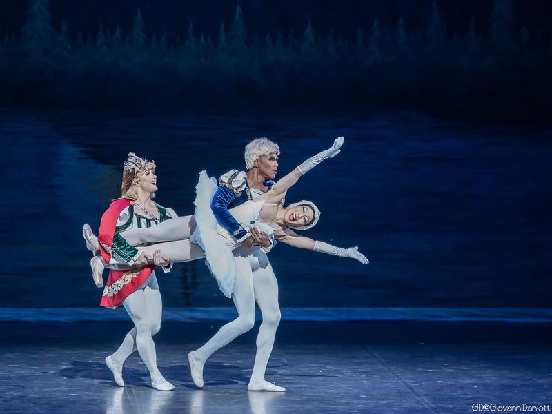 Review: LES BALLETS TROCKADERO DE MONTE CARLO, Sadler’s Wells Image