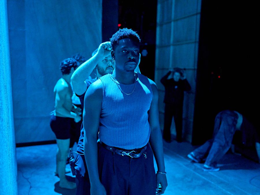 Photos: Sadie Sink, Noah Jupe, and More Behind the Scenes of ROMEO & JULIET  Image
