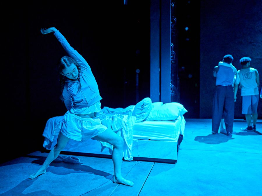 Photos: Sadie Sink, Noah Jupe, and More Behind the Scenes of ROMEO & JULIET  Image