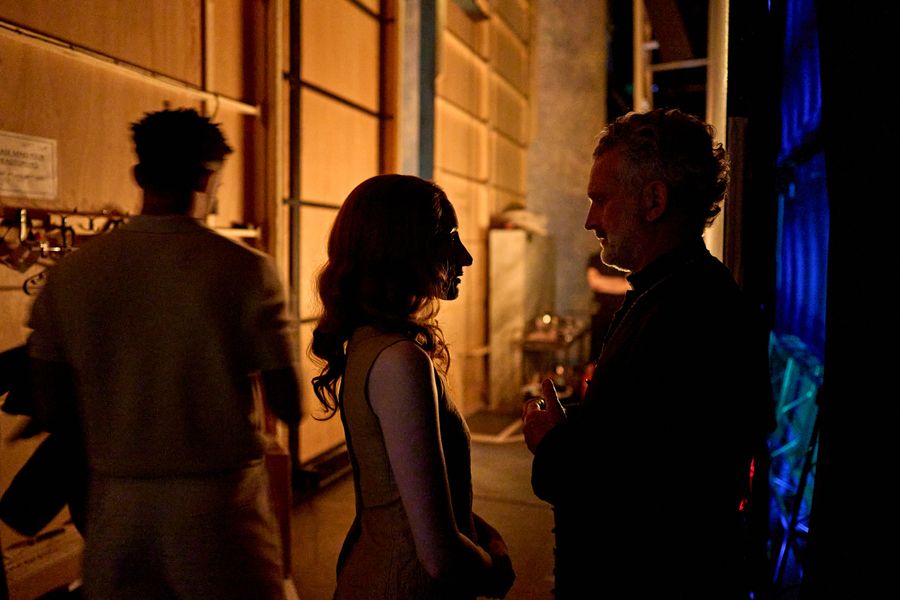 Photos: Sadie Sink, Noah Jupe, and More Behind the Scenes of ROMEO & JULIET  Image