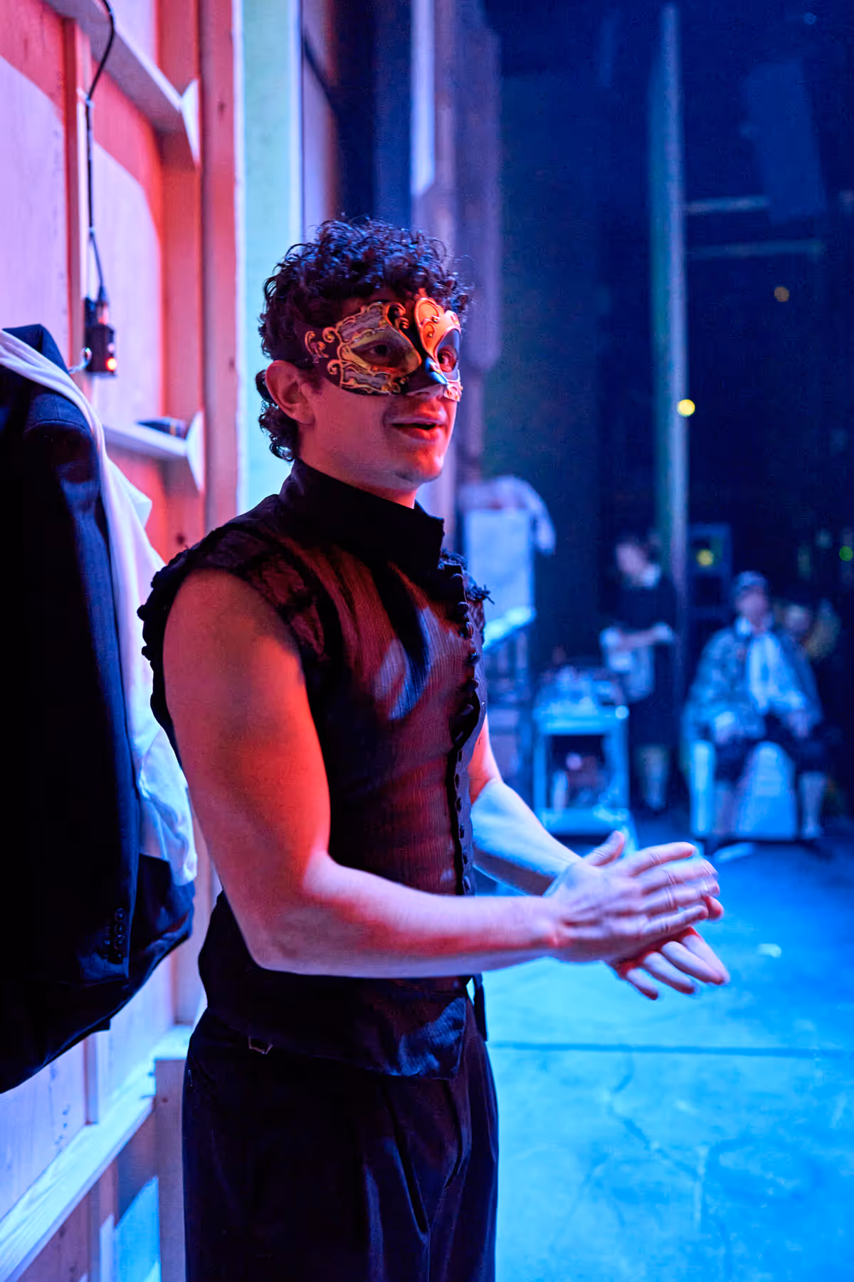 Noah Jupe at Photos: Sadie Sink, Noah Jupe, and More Behind the Scenes of ROMEO & JULIET