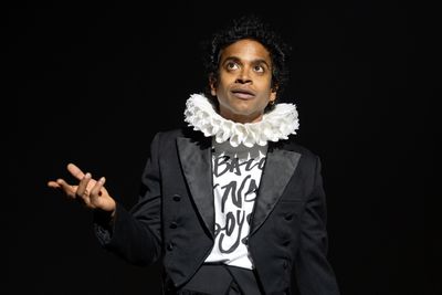 Hiran Abeysekera  Photo