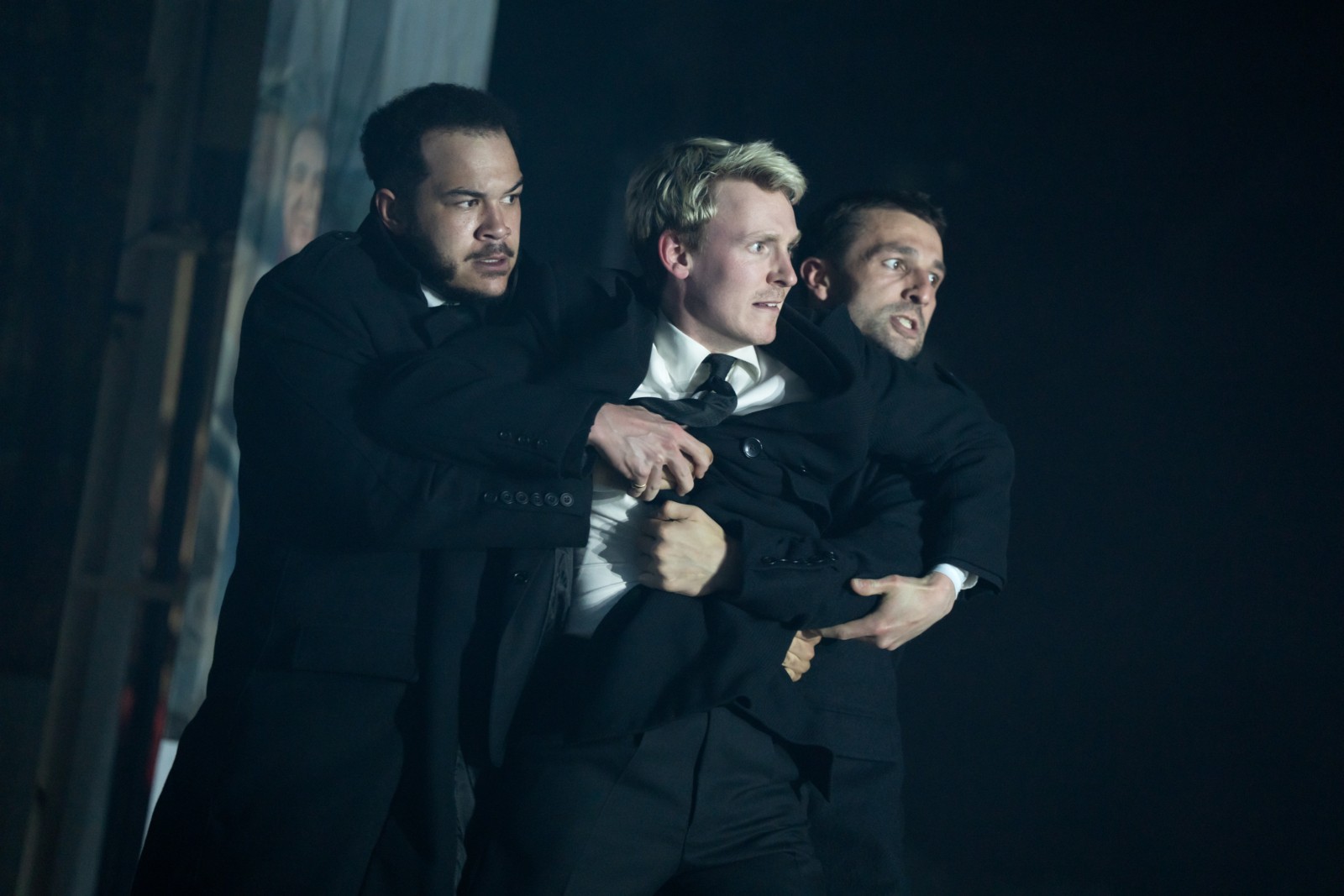 Photos: First Look at Hiran Abeysekera in HAMLET at BAM — photo 8 of 13