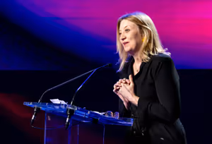 28.Heidi Schreck Photo