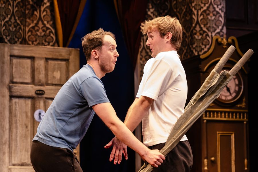 Photos: THE PLAY THAT GOES WRONG 13th London Cast in Rehearsal Image
