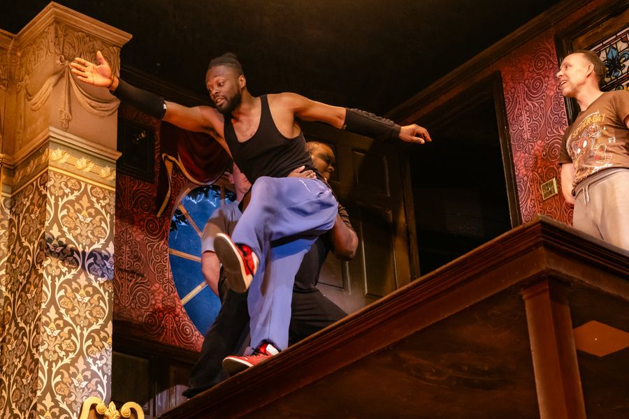 Photos: THE PLAY THAT GOES WRONG 13th London Cast in Rehearsal Image