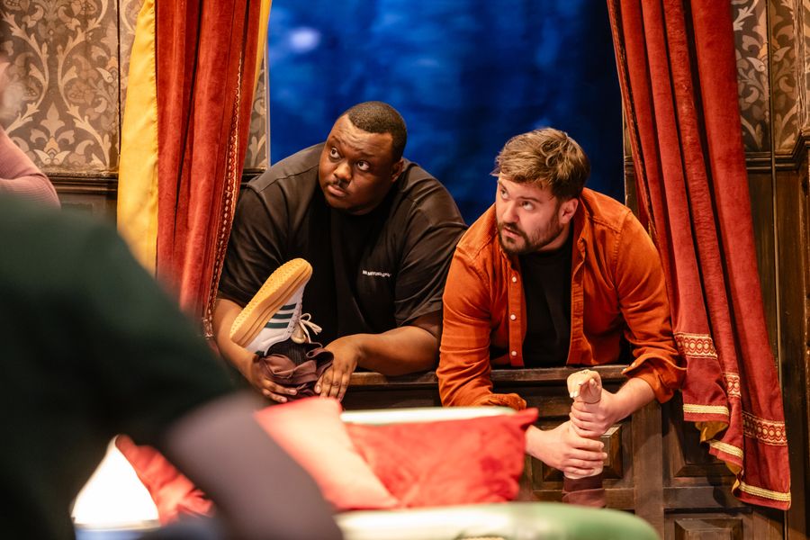 Photos: THE PLAY THAT GOES WRONG 13th London Cast in Rehearsal Image