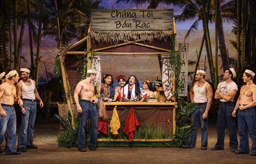 Photos: SOUTH PACIFIC Opens At Paramount Theatre  Image